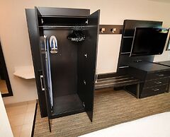 Holiday Inn Express Hotel & Suites Grand Forks by IHG