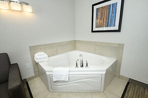 Holiday Inn Express Hotel & Suites Grand Forks by IHG