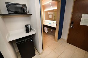 Holiday Inn Express Hotel & Suites Grand Forks by IHG