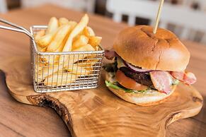 Courtyard by Marriott Glasgow Airport