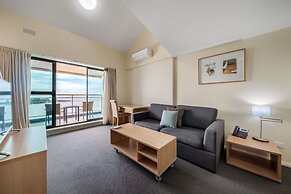 Oaks The Entrance Waterfront Suites