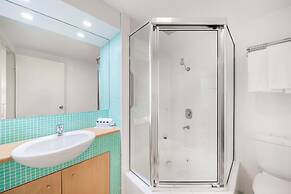 Oaks The Entrance Waterfront Suites