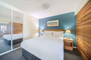 Oaks The Entrance Waterfront Suites