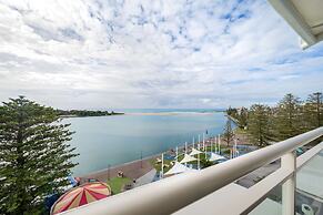 Oaks The Entrance Waterfront Suites