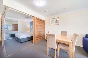 Oaks The Entrance Waterfront Suites