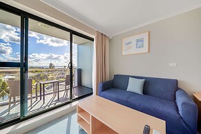 Oaks The Entrance Waterfront Suites