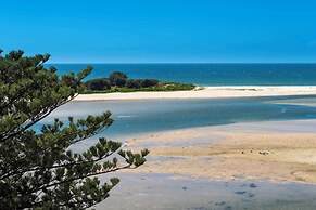 Oaks The Entrance Waterfront Suites