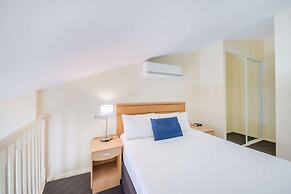 Oaks The Entrance Waterfront Suites