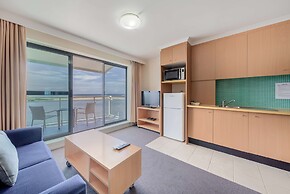 Oaks The Entrance Waterfront Suites