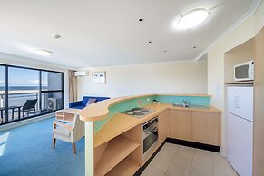 Oaks The Entrance Waterfront Suites