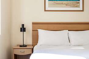 Oaks The Entrance Waterfront Suites