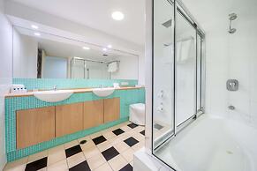 Oaks The Entrance Waterfront Suites