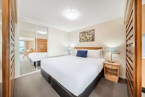 Oaks The Entrance Waterfront Suites