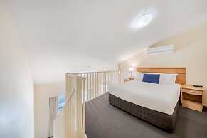 Oaks The Entrance Waterfront Suites