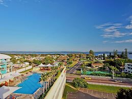 Oaks The Entrance Waterfront Suites