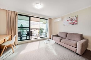 Oaks The Entrance Waterfront Suites