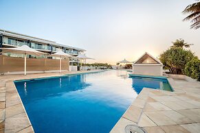 Oaks The Entrance Waterfront Suites