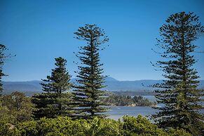 Oaks The Entrance Waterfront Suites