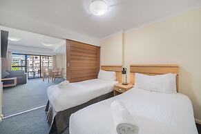 Oaks The Entrance Waterfront Suites