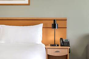 Oaks The Entrance Waterfront Suites