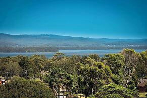 Oaks The Entrance Waterfront Suites