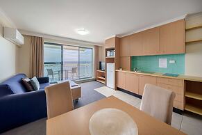 Oaks The Entrance Waterfront Suites