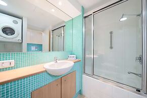 Oaks The Entrance Waterfront Suites