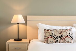 Oaks The Entrance Waterfront Suites