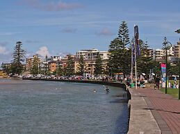 Oaks The Entrance Waterfront Suites