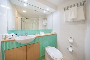 Oaks The Entrance Waterfront Suites