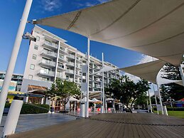 Oaks The Entrance Waterfront Suites