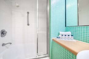 Oaks The Entrance Waterfront Suites