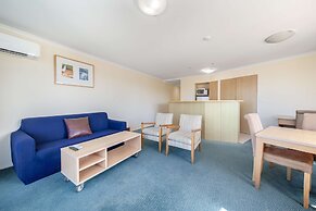 Oaks The Entrance Waterfront Suites