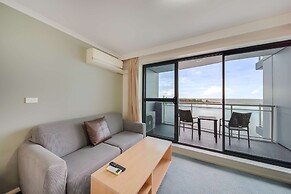 Oaks The Entrance Waterfront Suites