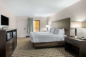 Clarion Inn & Suites Kissimmee-Lake Buena Vista South
