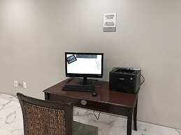 Clarion Inn & Suites Kissimmee-Lake Buena Vista South