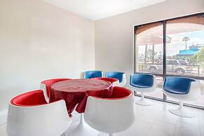 Clarion Inn & Suites Kissimmee-Lake Buena Vista South