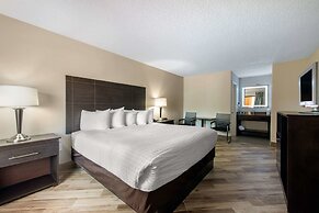 Clarion Inn & Suites Kissimmee-Lake Buena Vista South