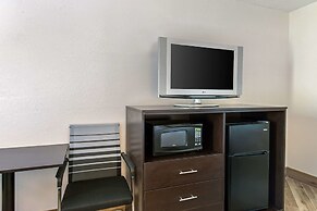 Clarion Inn & Suites Kissimmee-Lake Buena Vista South