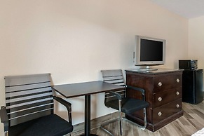 Clarion Inn & Suites Kissimmee-Lake Buena Vista South