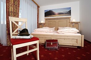 Landhotel Böld and Restaurant Uhrmacher Oberammergau
