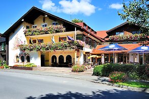 Landhotel Böld and Restaurant Uhrmacher Oberammergau