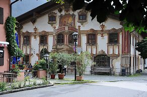 Landhotel Böld and Restaurant Uhrmacher Oberammergau