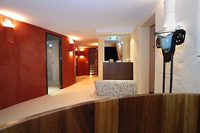 Landhotel Böld and Restaurant Uhrmacher Oberammergau