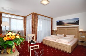 Landhotel Böld and Restaurant Uhrmacher Oberammergau