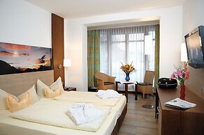 Landhotel Böld and Restaurant Uhrmacher Oberammergau