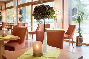 Landhotel Böld and Restaurant Uhrmacher Oberammergau