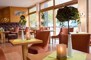 Landhotel Böld and Restaurant Uhrmacher Oberammergau