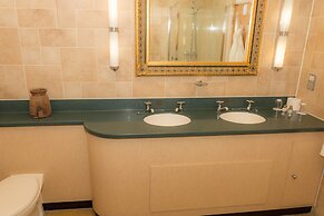 Little Haven Hotel On The Beach