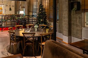 Santa's Hotel Santa Claus